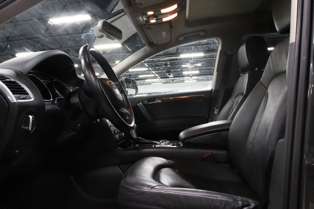2016-Audi-Q7-Discovery-Auto-Center-10