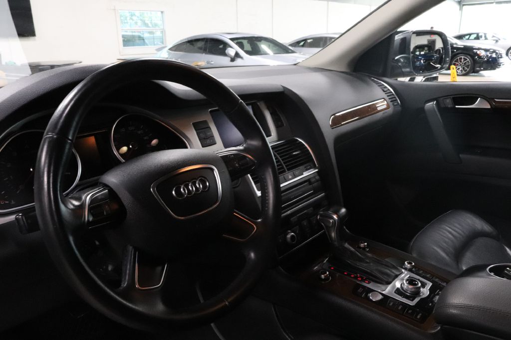 2016-Audi-Q7-Discovery-Auto-Center-12
