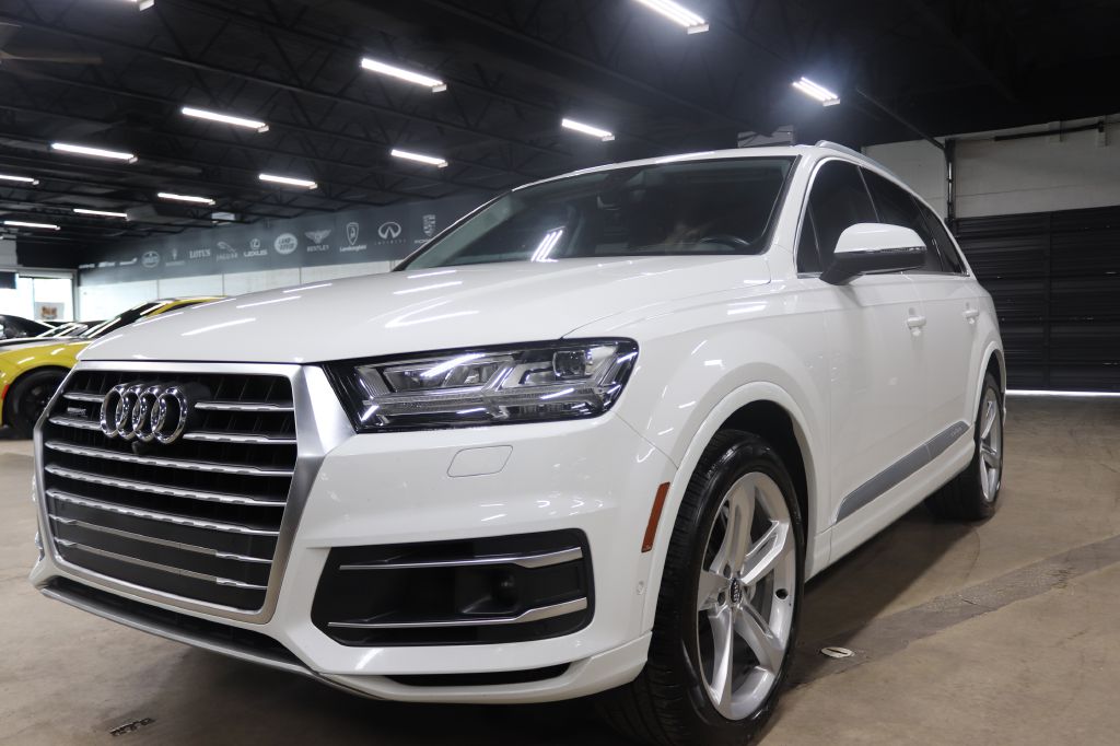 2020-Audi-Q7-Discovery-Auto-Center-1