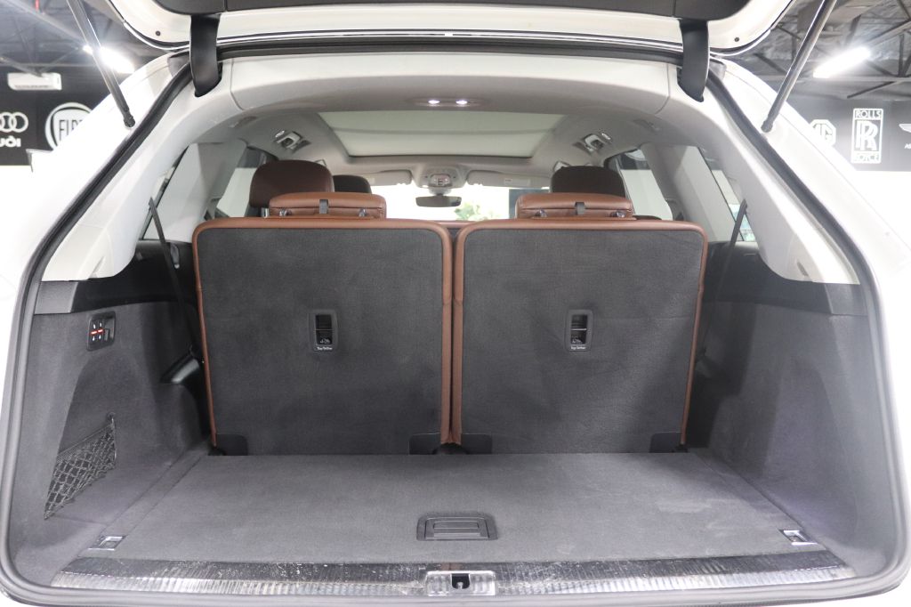 2020-Audi-Q7-Discovery-Auto-Center-9