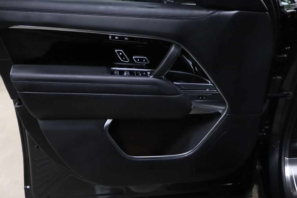 2024-Land Rover-RANGE ROVER-Discovery-Auto-Center-9