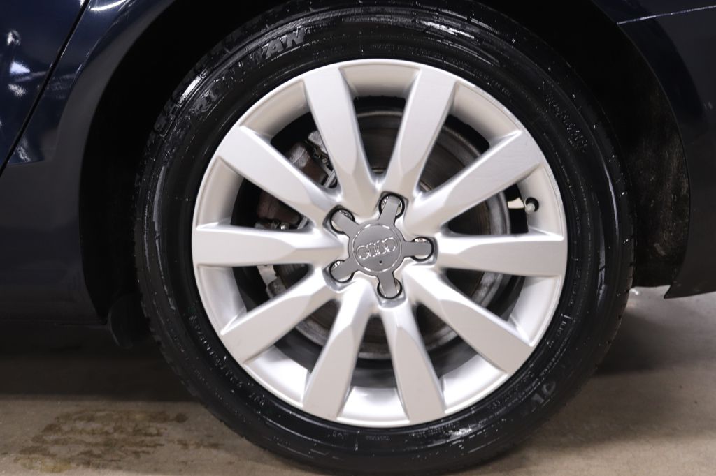 2011-Audi-A4-Discovery-Auto-Center-30