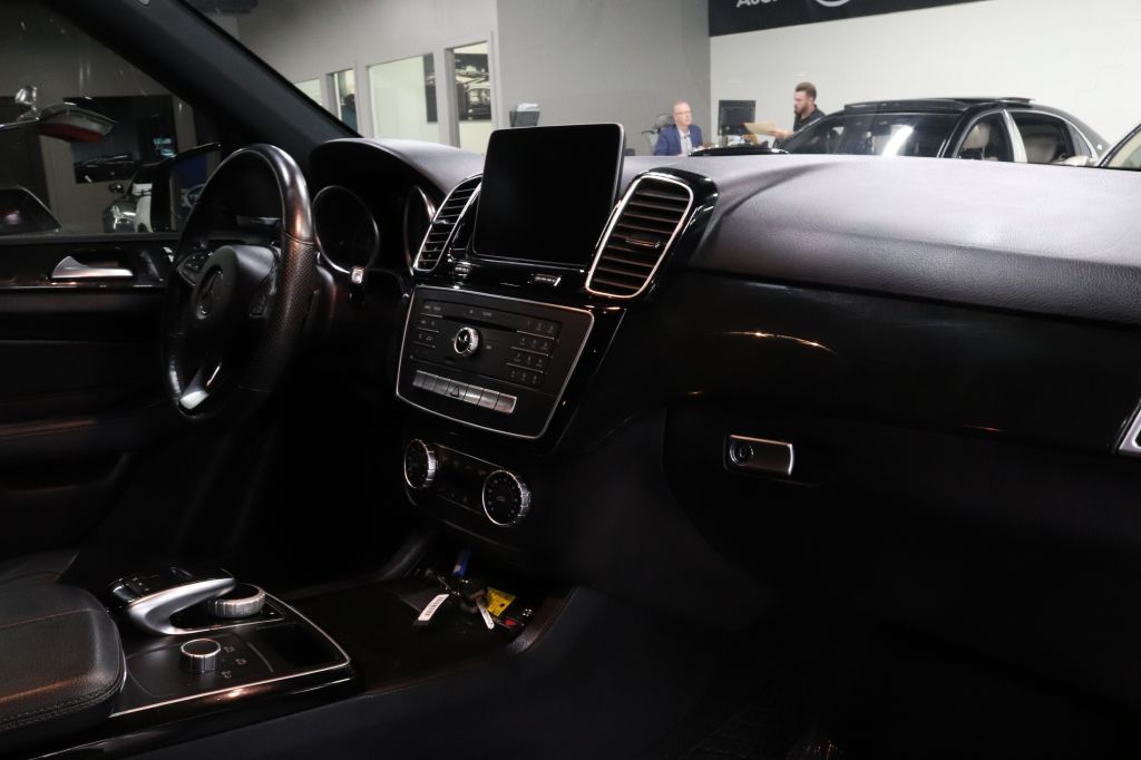 2019-Mercedes-Benz-GLE-Discovery-Auto-Center-21