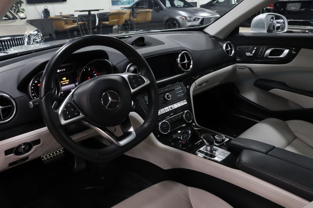 2018-Mercedes-Benz-SL-Class-Discovery-Auto-Center-12