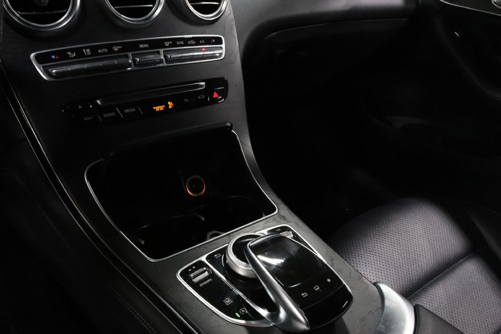2017-Mercedes-Benz-GLC-Discovery-Auto-Center-27