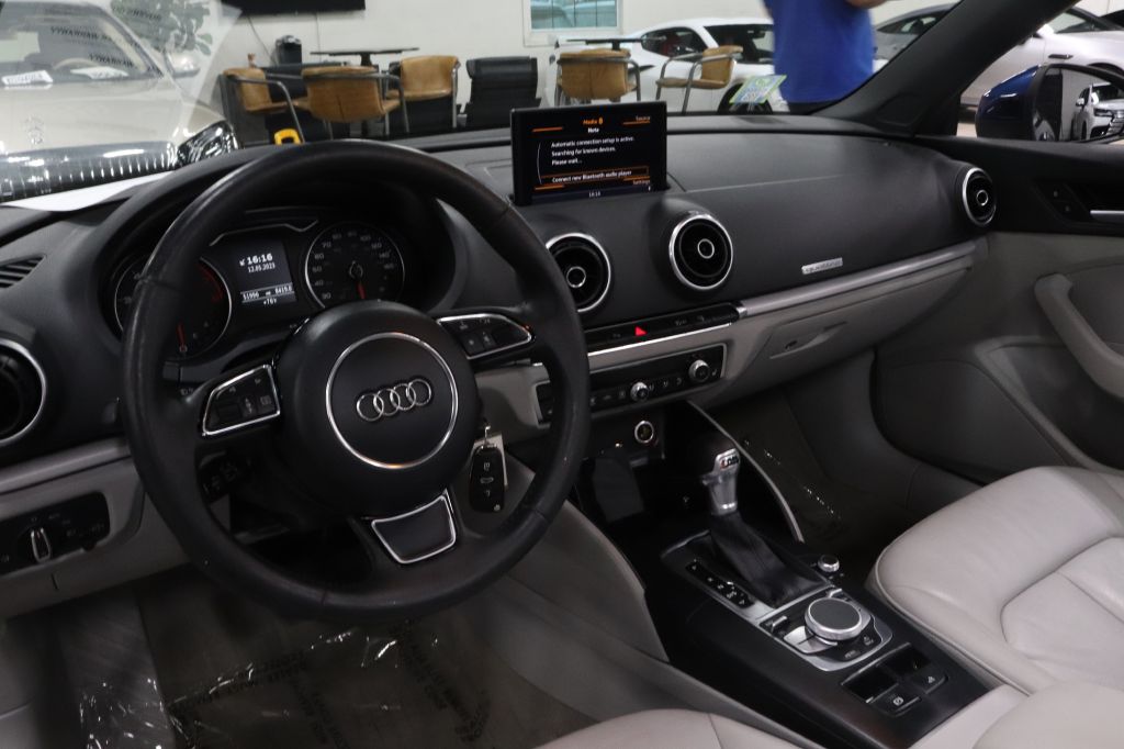 2016-Audi-A3-Discovery-Auto-Center-12