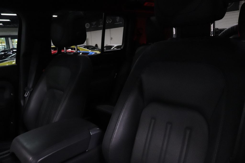 2023-Land Rover-DEFENDER-Discovery-Auto-Center-11