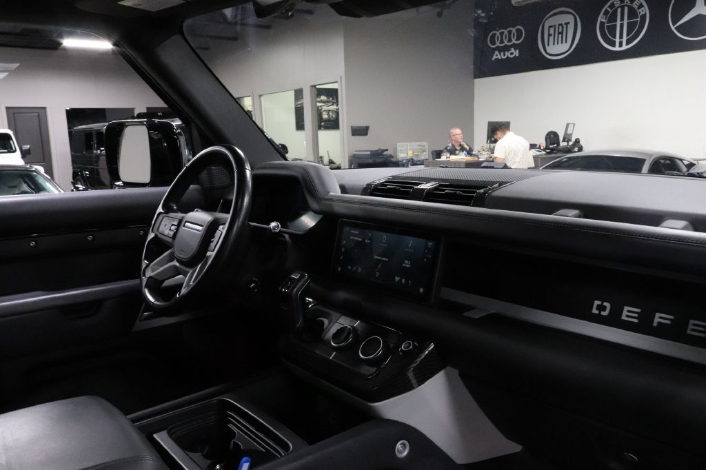 2023-Land Rover-DEFENDER-Discovery-Auto-Center-22