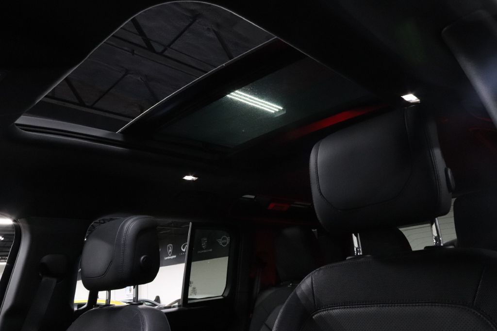 2023-Land Rover-DEFENDER-Discovery-Auto-Center-35
