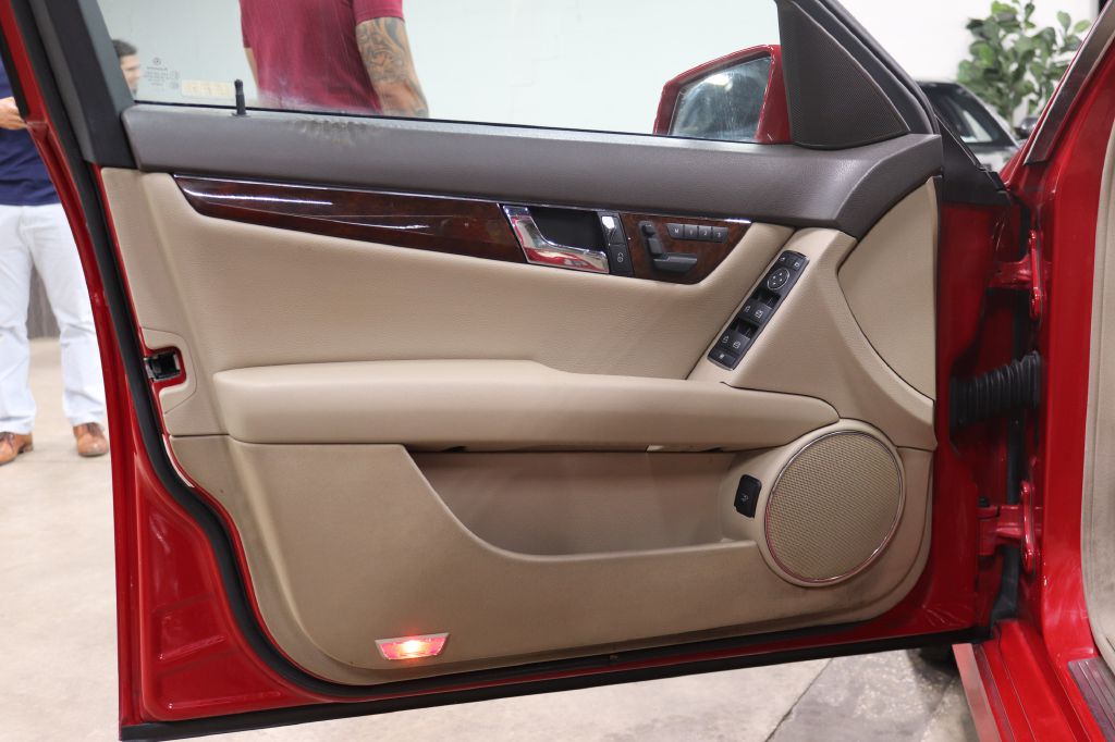 2011-Mercedes-Benz-C-CLASS-Discovery-Auto-Center-10