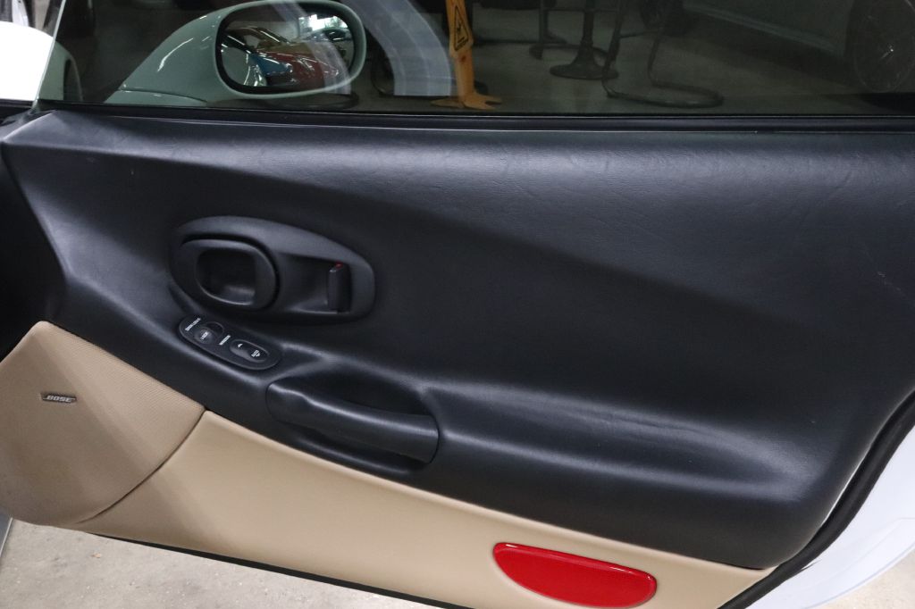2005-Chevrolet-CORVETTE-Discovery-Auto-Center-14