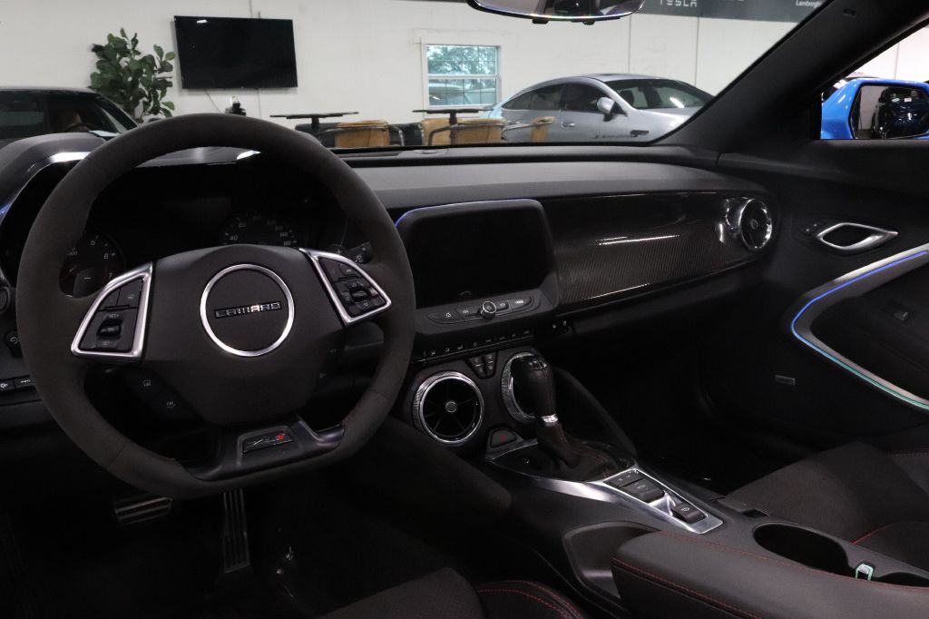 2023-Chevrolet-CAMARO-Discovery-Auto-Center-12