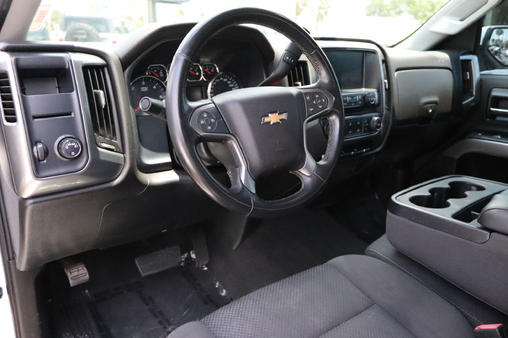 2020-Chevrolet-SILVERADO LD 15-Discovery-Auto-Center-11