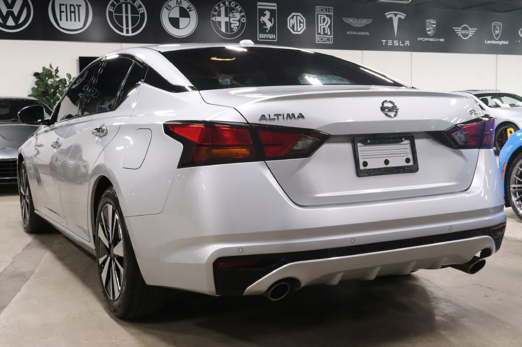 2020-Nissan-ALTIMA-Discovery-Auto-Center-3