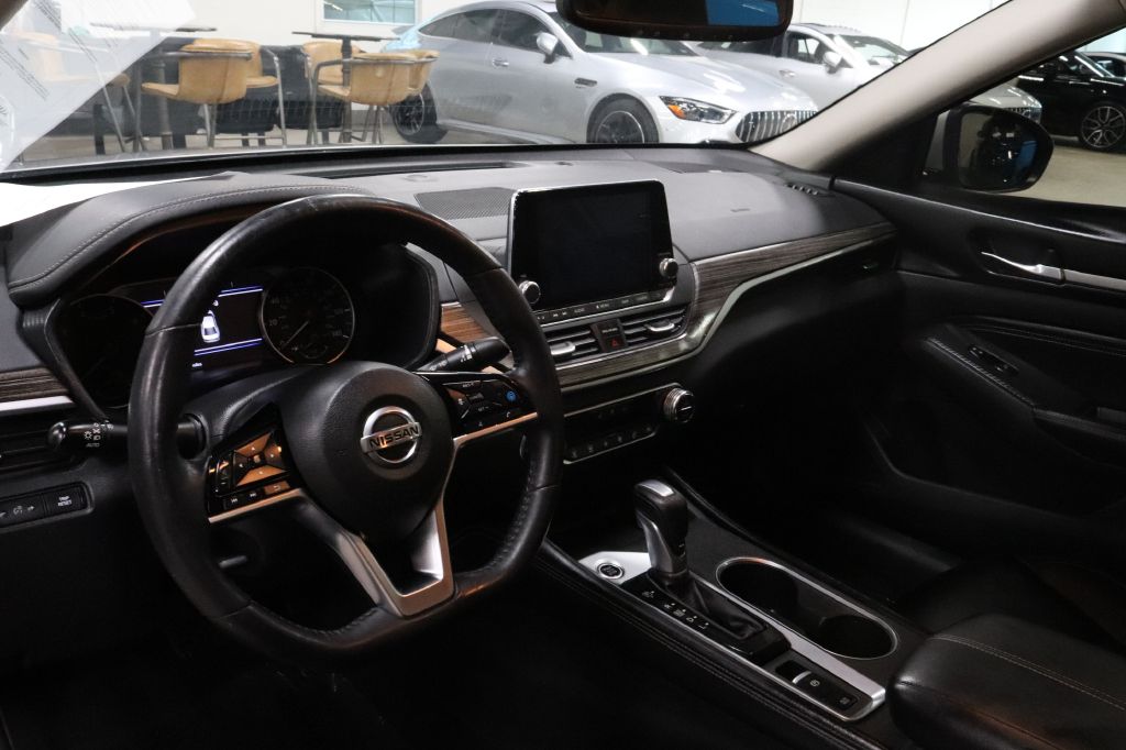 2020-Nissan-ALTIMA-Discovery-Auto-Center-12