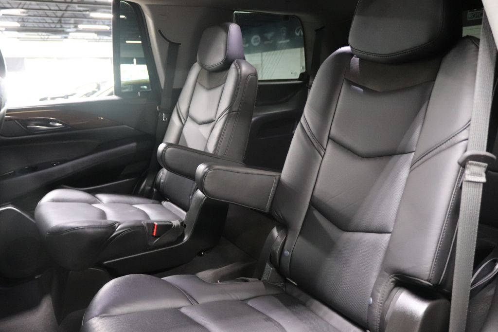 2021-Cadillac-ESCALADE-Discovery-Auto-Center-18