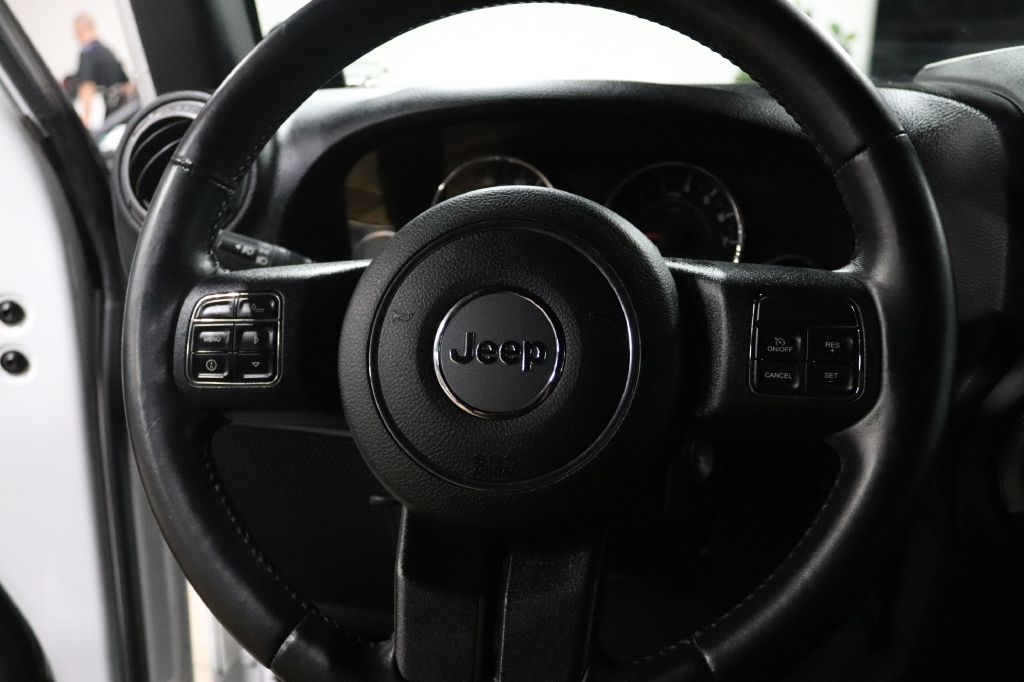 2015-Jeep-WRANGLER-Discovery-Auto-Center-14