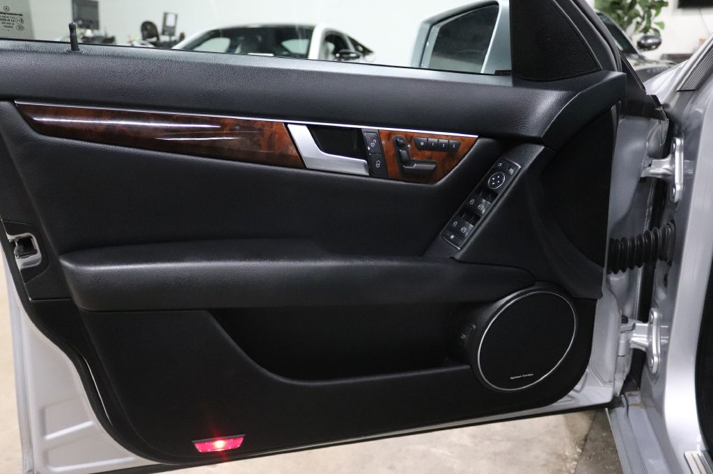 2013-Mercedes-Benz-C-CLASS-Discovery-Auto-Center-9