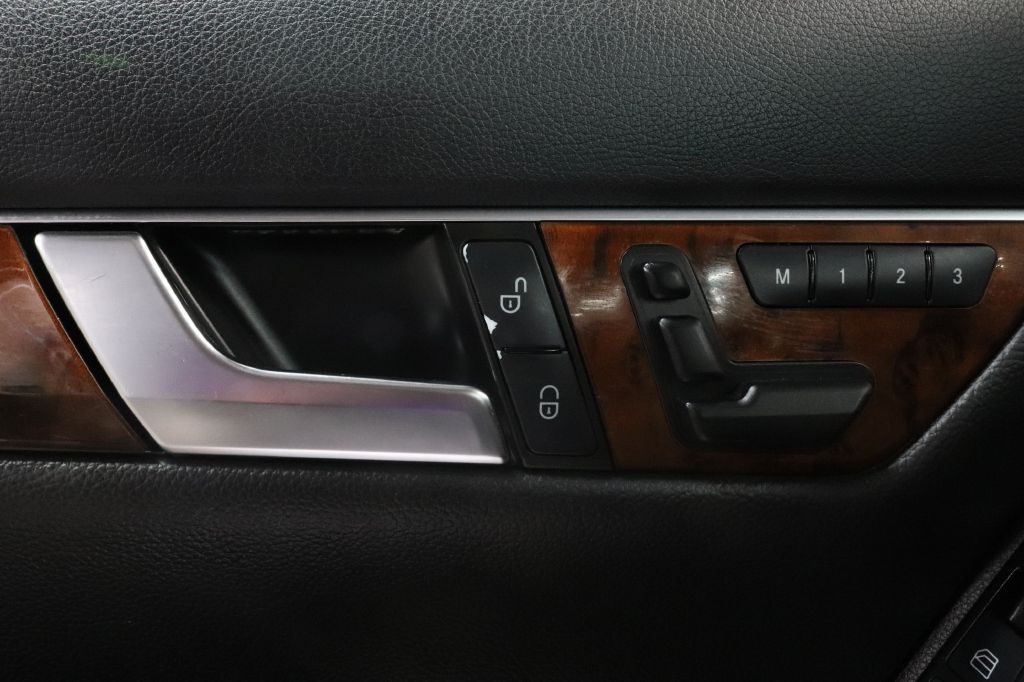 2013-Mercedes-Benz-C-CLASS-Discovery-Auto-Center-34