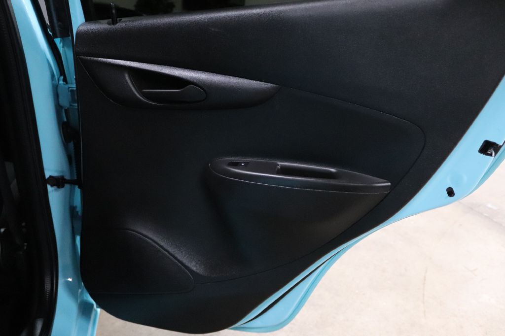 2022-Chevrolet-SPARK-Discovery-Auto-Center-17