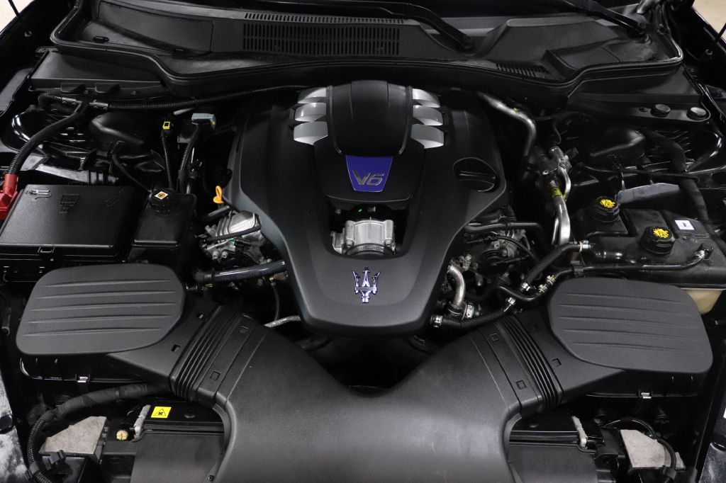 2018-Maserati-QUATTROPORTE-Discovery-Auto-Center-36
