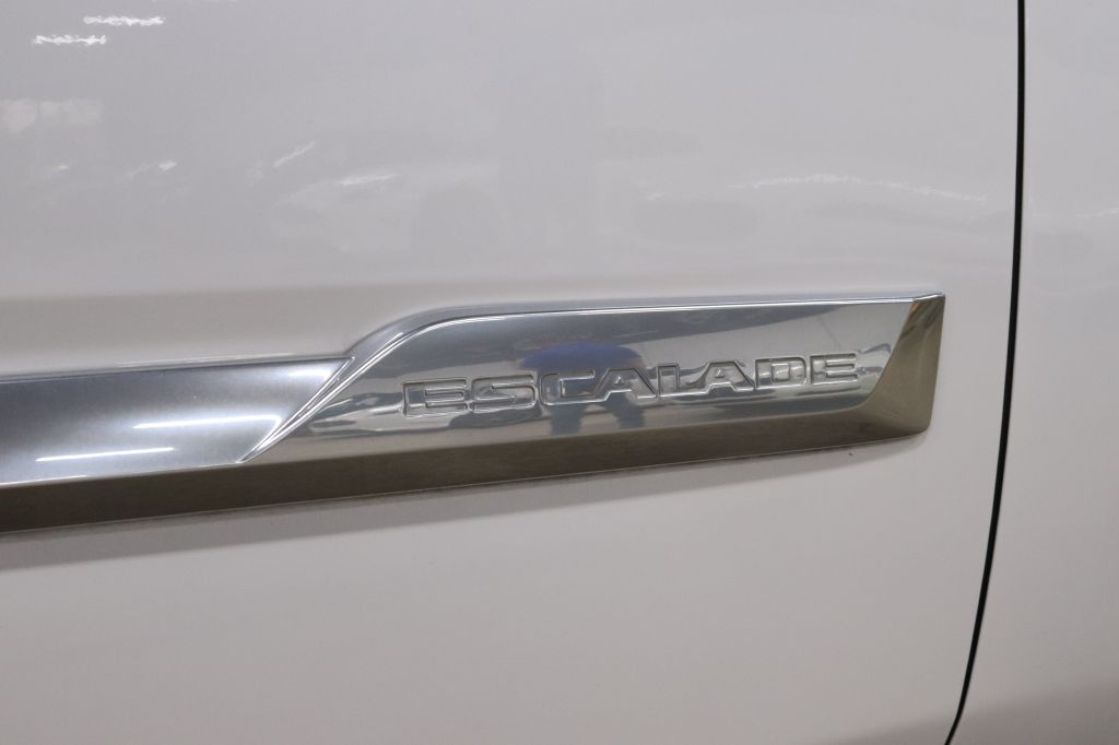 2017-Cadillac-ESCALADE-Discovery-Auto-Center-55