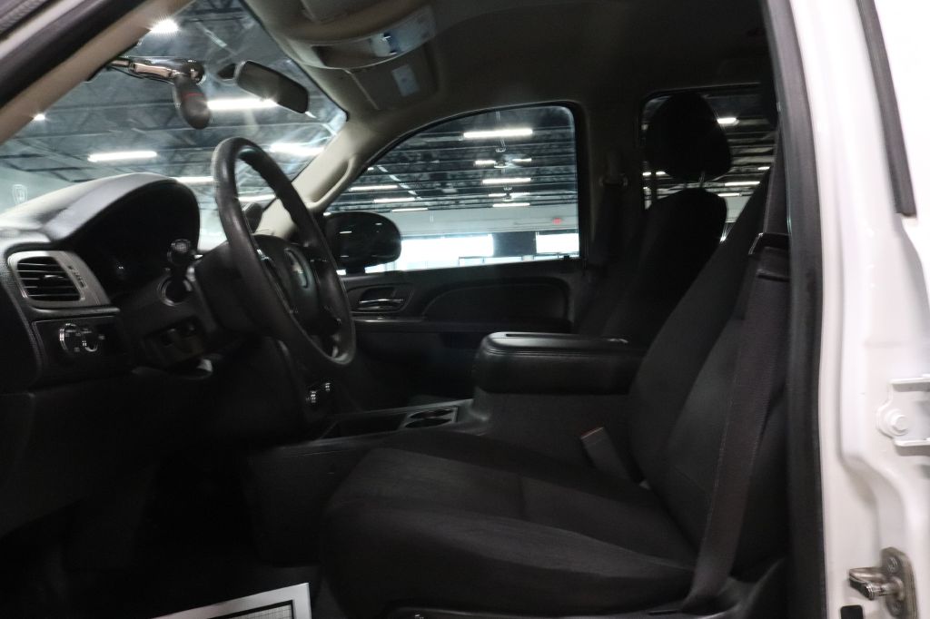 2014-Chevrolet-TAHOE-Discovery-Auto-Center-10