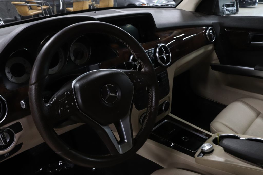 2015-Mercedes-Benz-GLK-Discovery-Auto-Center-12