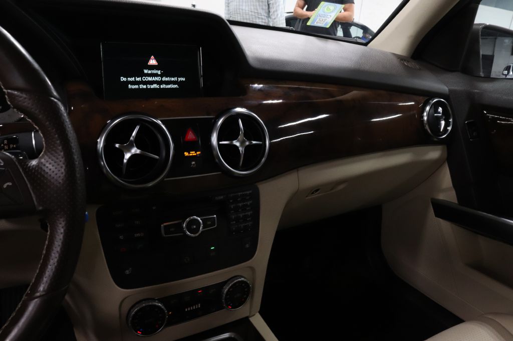 2015-Mercedes-Benz-GLK-Discovery-Auto-Center-26