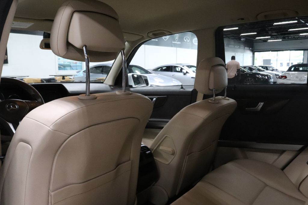 2016-Mercedes-Benz-GLK-Discovery-Auto-Center-16