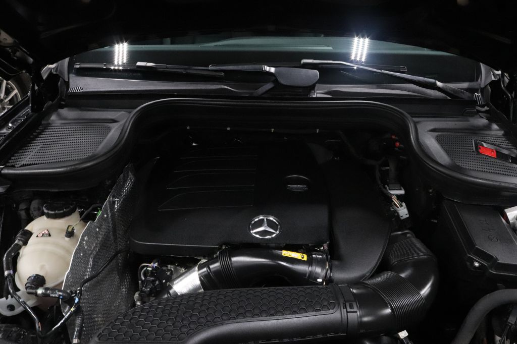 2022-Mercedes-Benz-GLE-Discovery-Auto-Center-21