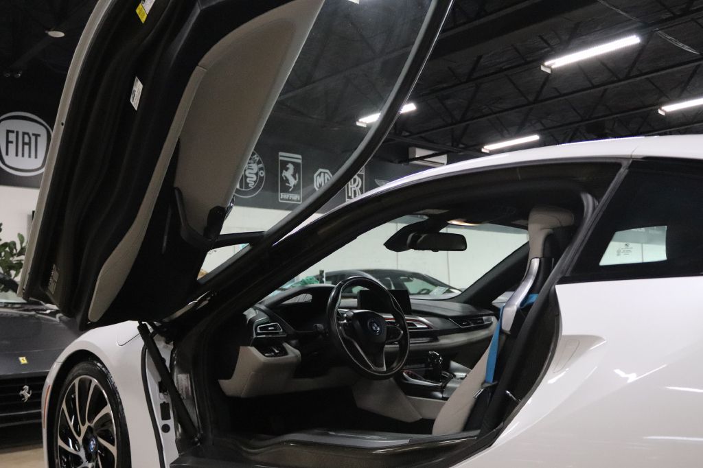 2016-BMW-I8-Discovery-Auto-Center-9