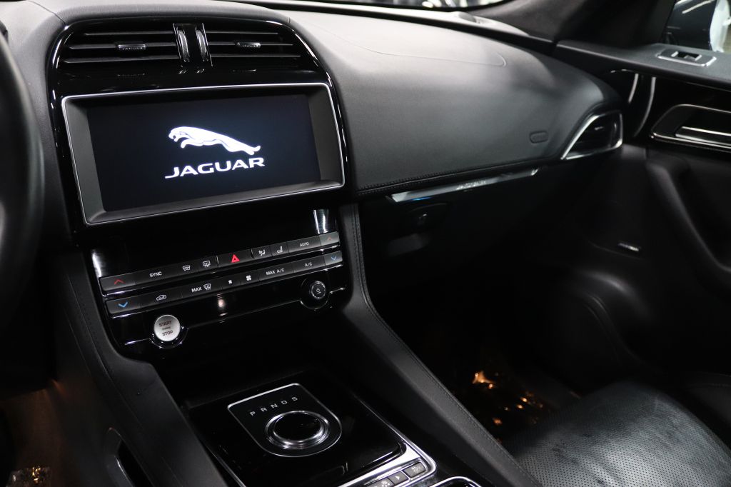 2020-Jaguar-F-PACE-Discovery-Auto-Center-24