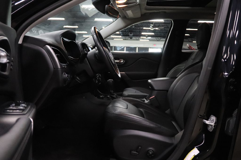 2020-Jeep-CHEROKEE-Discovery-Auto-Center-10
