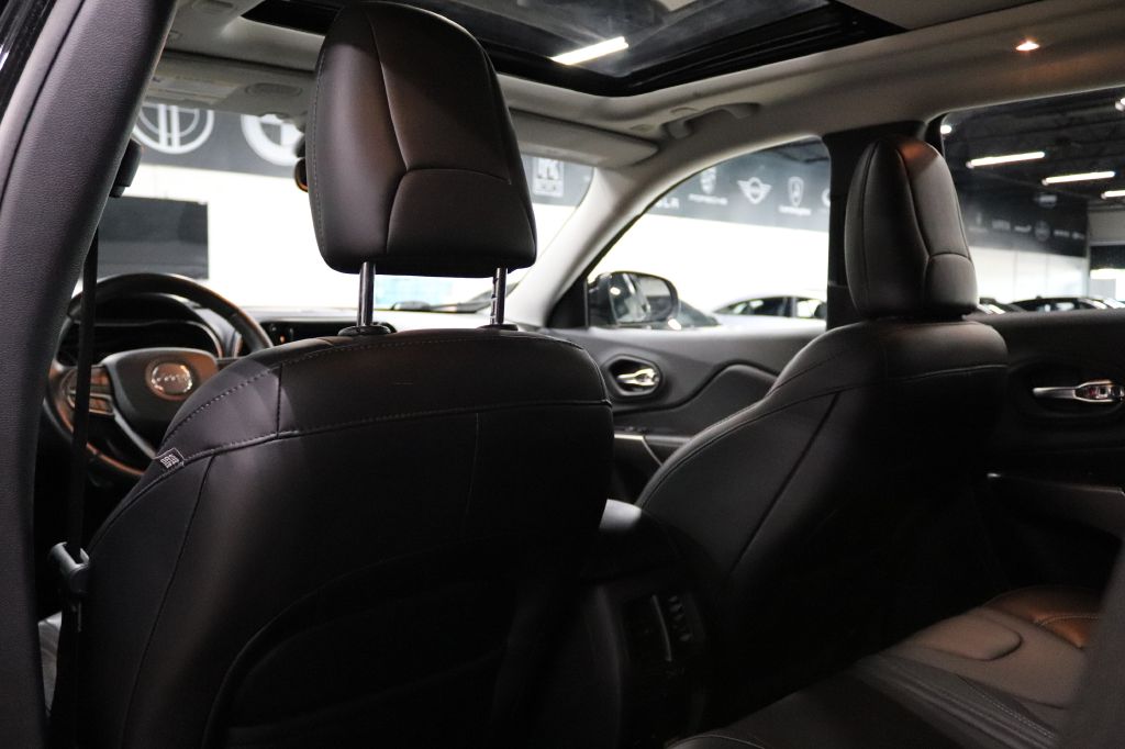 2020-Jeep-CHEROKEE-Discovery-Auto-Center-16