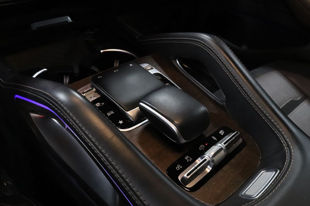 2022-Mercedes-Benz-GLE-Discovery-Auto-Center-27
