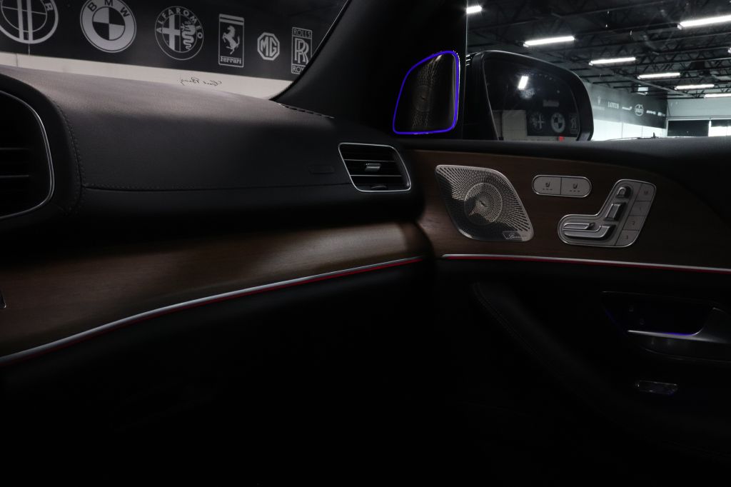 2022-Mercedes-Benz-GLS-Discovery-Auto-Center-30