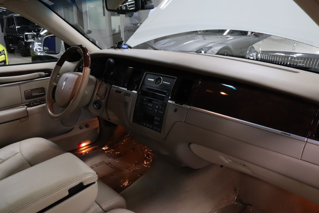 2007-Lincoln-TOWN-Discovery-Auto-Center-21
