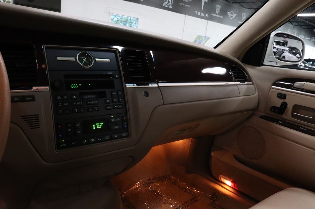 2007-Lincoln-TOWN-Discovery-Auto-Center-24