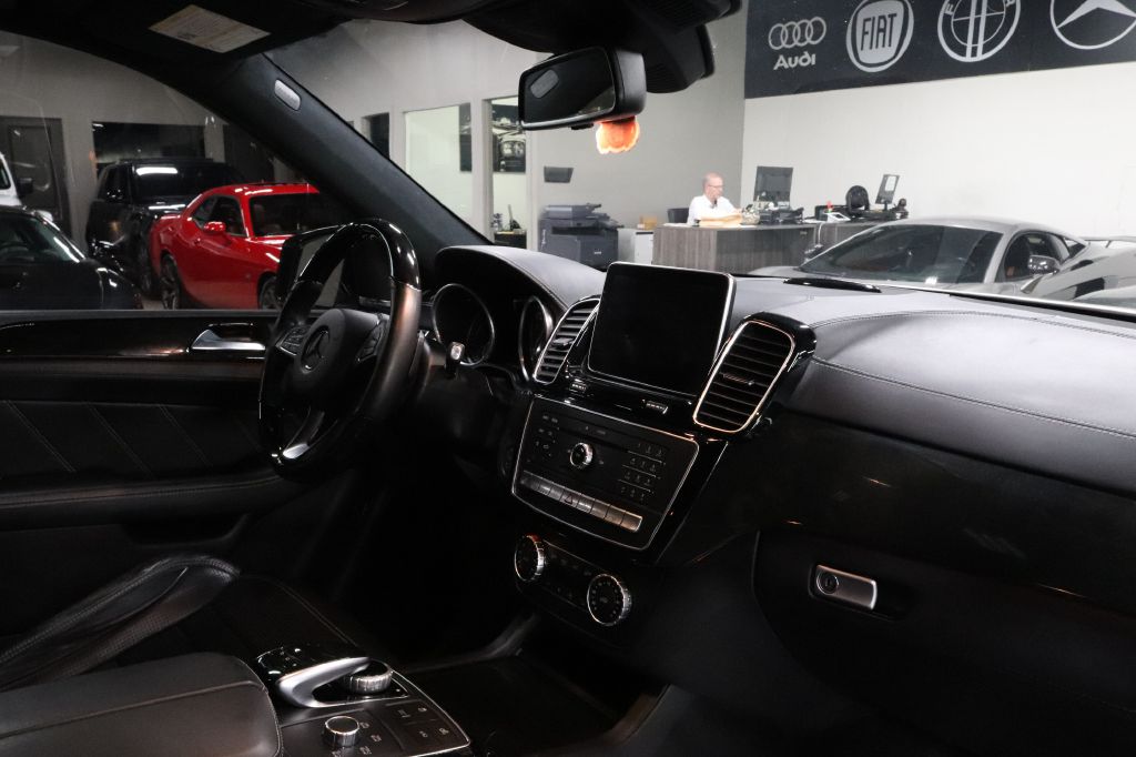 2017-Mercedes-Benz-GLE-Discovery-Auto-Center-21