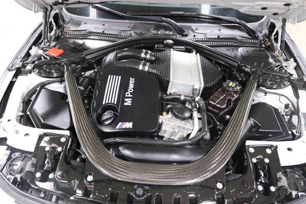 2017-BMW-M4-Discovery-Auto-Center-29