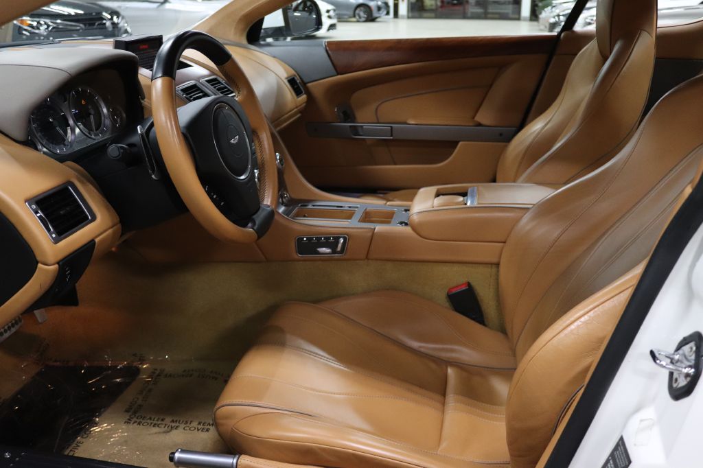 2015-Aston Martin-DB9-Discovery-Auto-Center-10