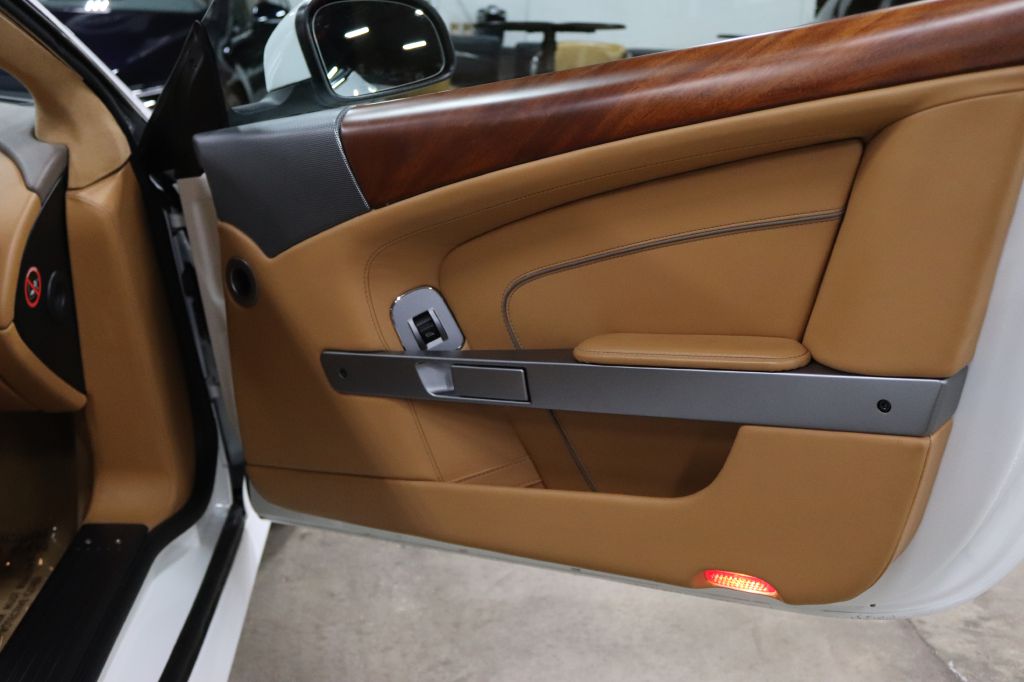 2015-Aston Martin-DB9-Discovery-Auto-Center-15