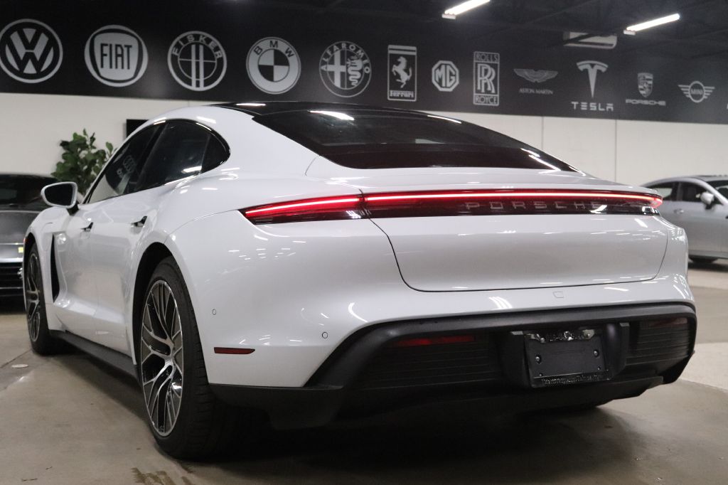 2021-Porsche-TAYCAN-Discovery-Auto-Center-3