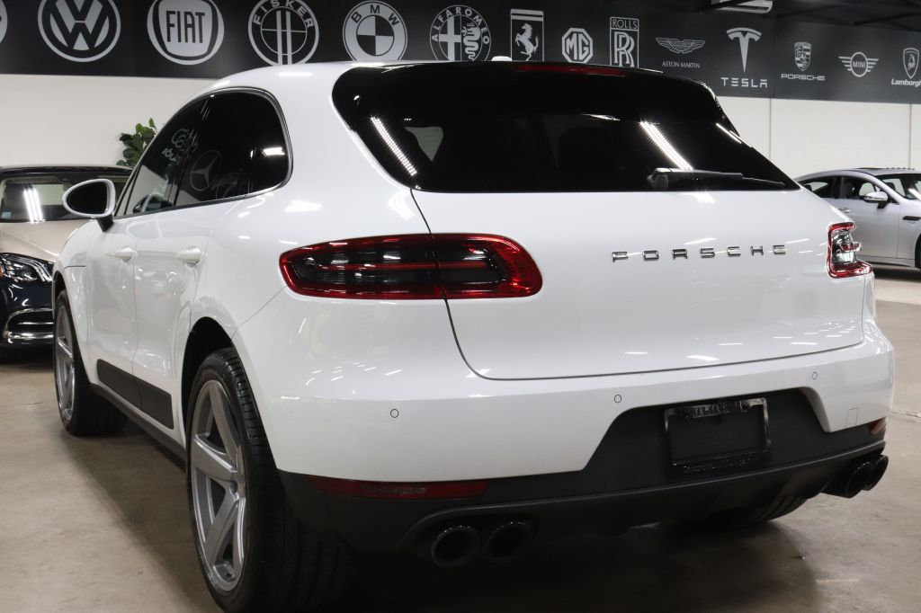 2019-Porsche-MACAN-Discovery-Auto-Center-3