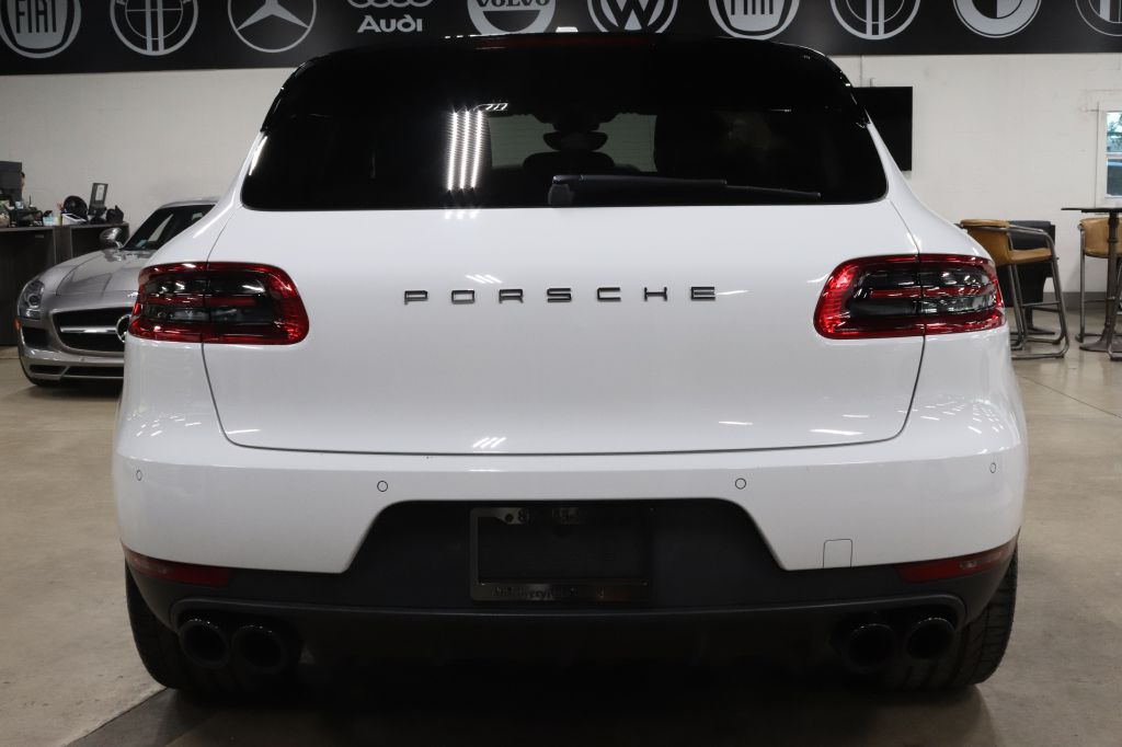 2019-Porsche-MACAN-Discovery-Auto-Center-4