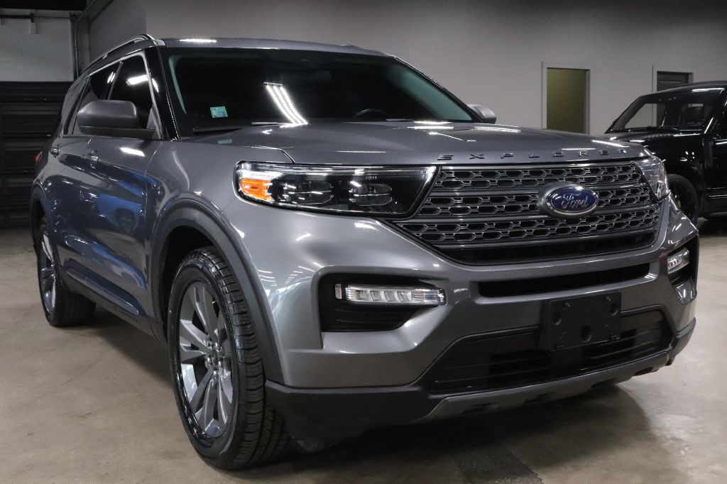 2022-Ford-EXPLORER-Discovery-Auto-Center-7