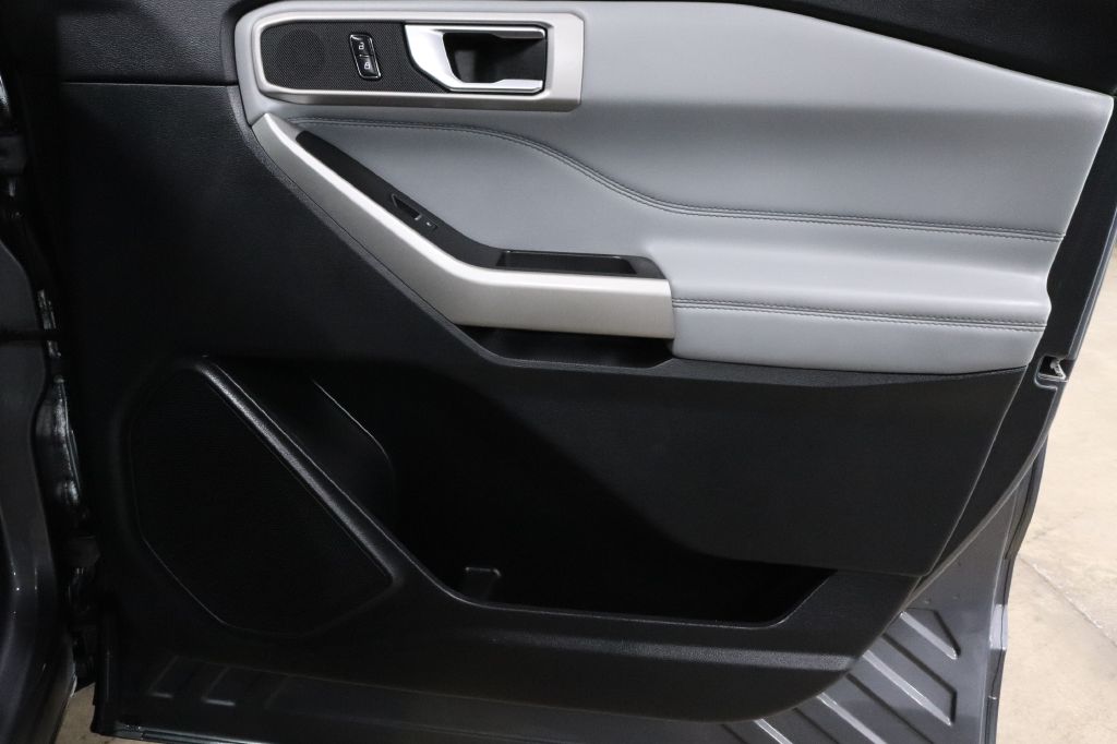 2022-Ford-EXPLORER-Discovery-Auto-Center-19