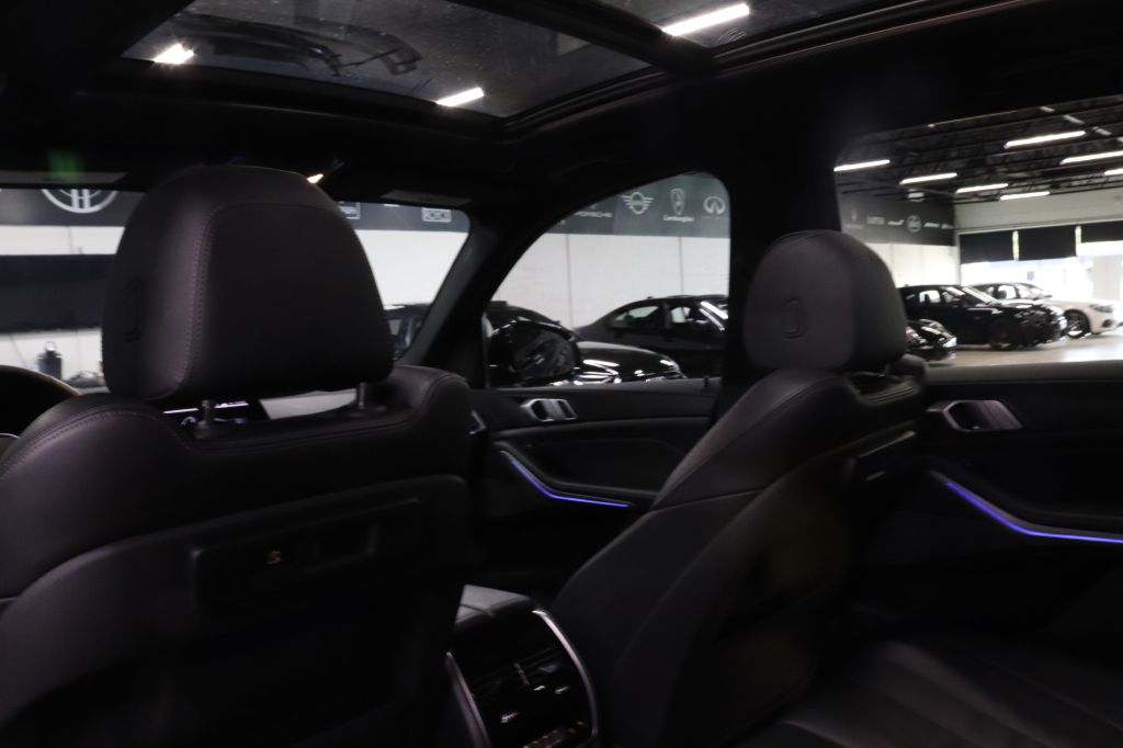 2021-BMW-X5 MSPORT-Discovery-Auto-Center-14