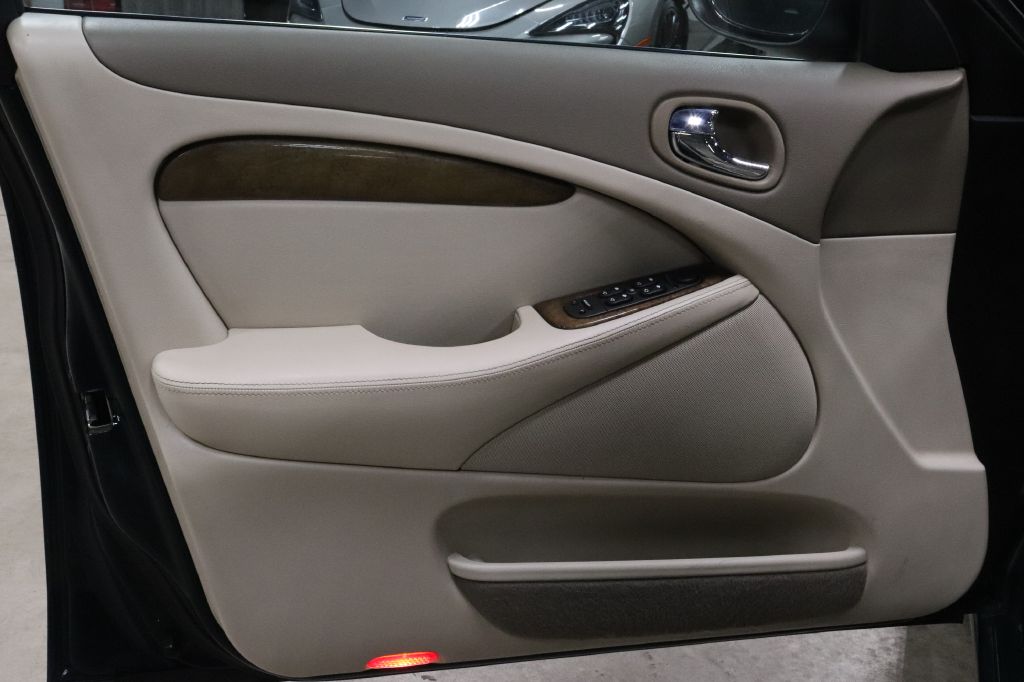 2005-Jaguar-S-TYPE-Discovery-Auto-Center-9